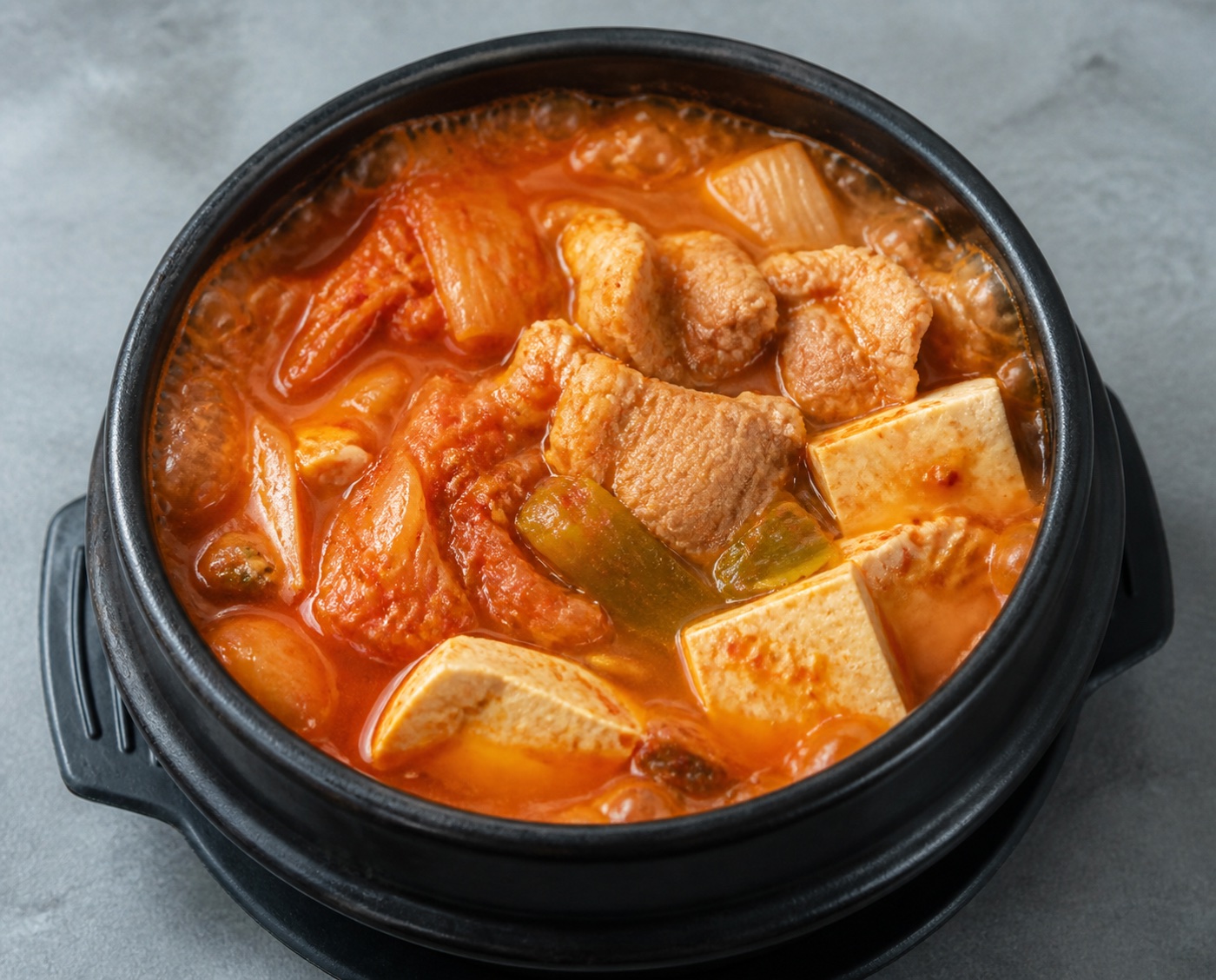 처음 끓이는 돼지고기 김치찌개 완성 모습