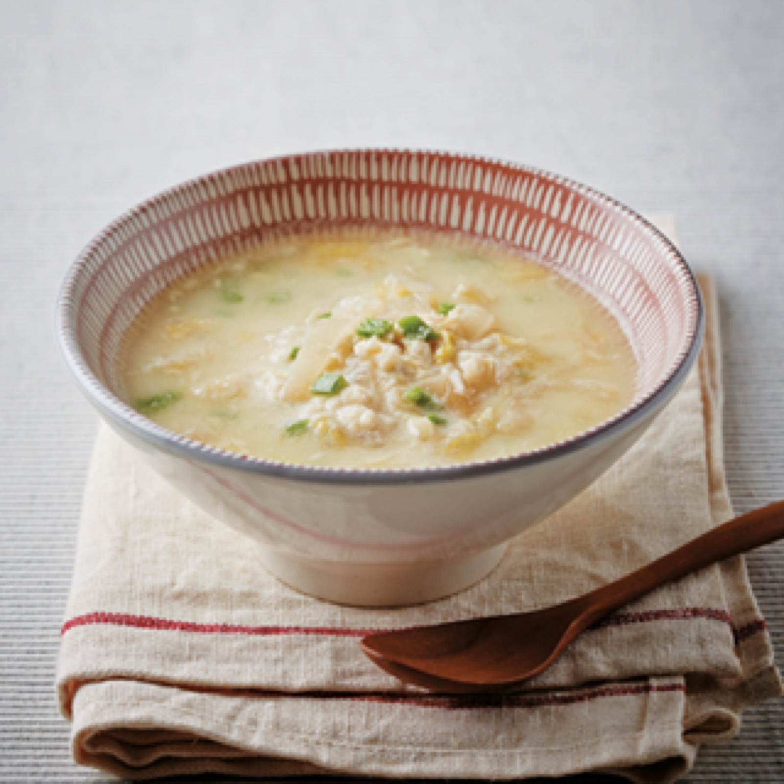 백김치 콩비지찌개 완성 모습